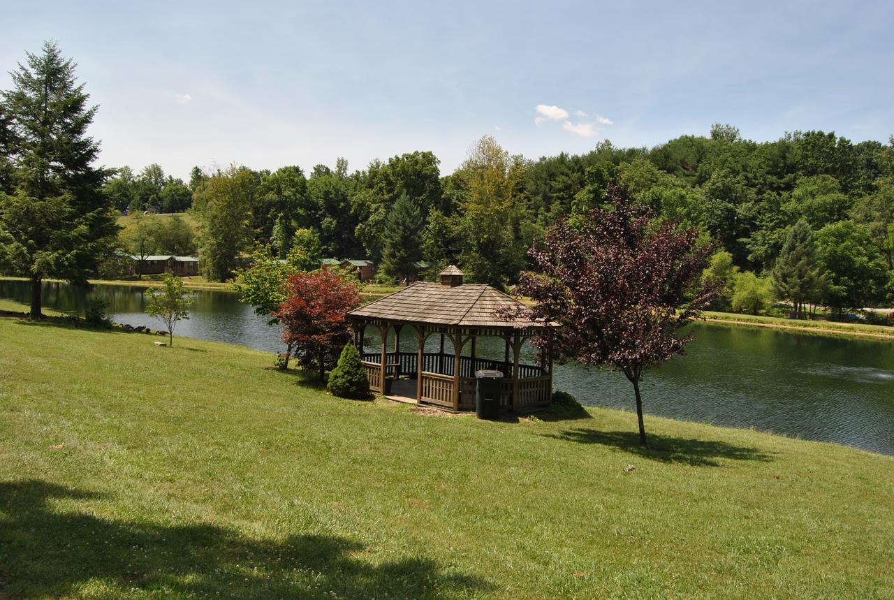 Robin Hill Camping Resort One-Bedroom Cottage 8 Lenhartsville Екстер'єр фото